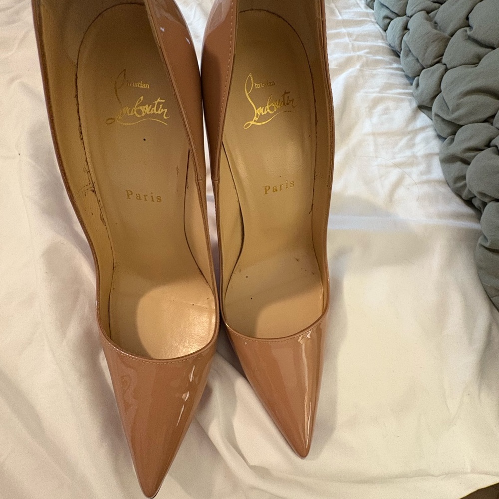 Christian Louboutin nude so kate Patent Leather Heels